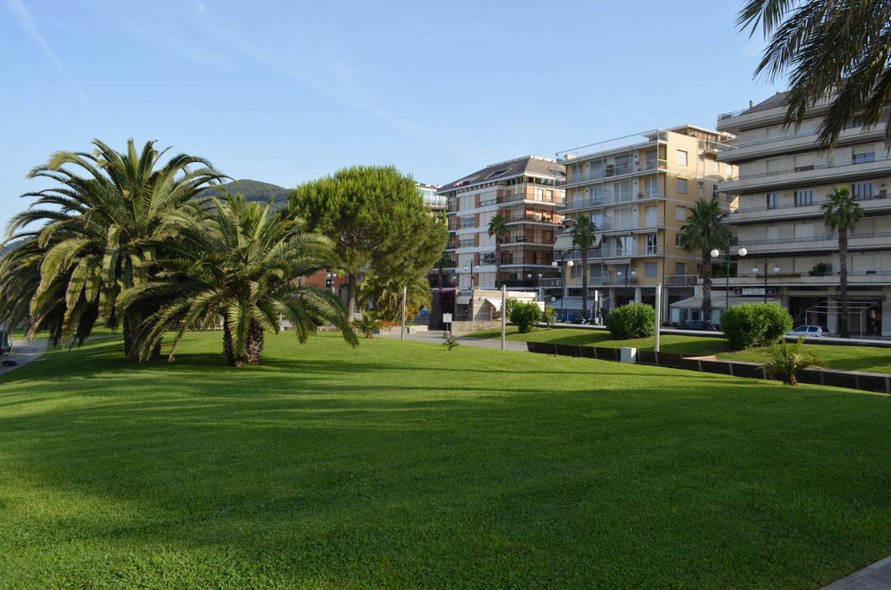 Hotel Doria Chiavari Eksteriør billede
